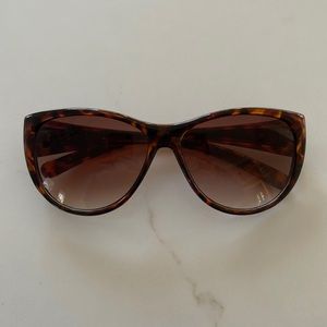 Tortoise shell hand polished sunglasses